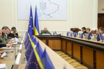 Кабмін погодив звільнення п'ятьох голів обласних військових адміністрацій Кабмін погодив звільнення п'ятьох голів обласних військових адміністрацій