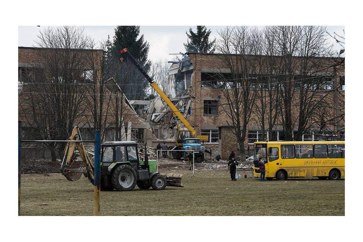 Двоє людей загинули і ще дев’ятеро отримали поранення внаслідок обстрілу Сумщини, повідомили в ОВА Двоє людей загинули і ще дев’ятеро отримали поранення внаслідок обстрілу Сумщини, повідомили в ОВА