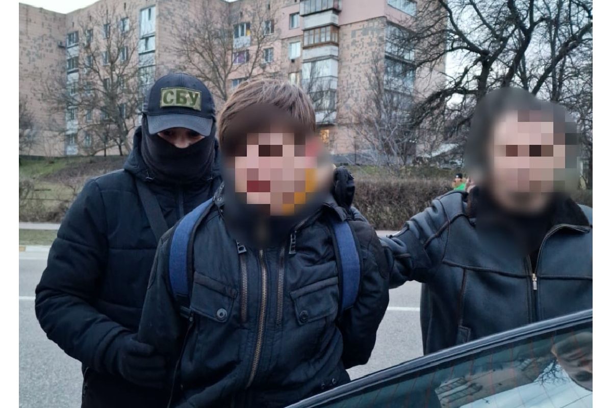 Викрито агентурну мережу спецслужб РФ, до якої входив інженер-конструктор заводу "Мотор Січ" та неповнолітній мешканець Київщини Викрито агентурну мережу спецслужб РФ, до якої входив інженер-конструктор заводу "Мотор Січ" та неповнолітній мешканець Київщини