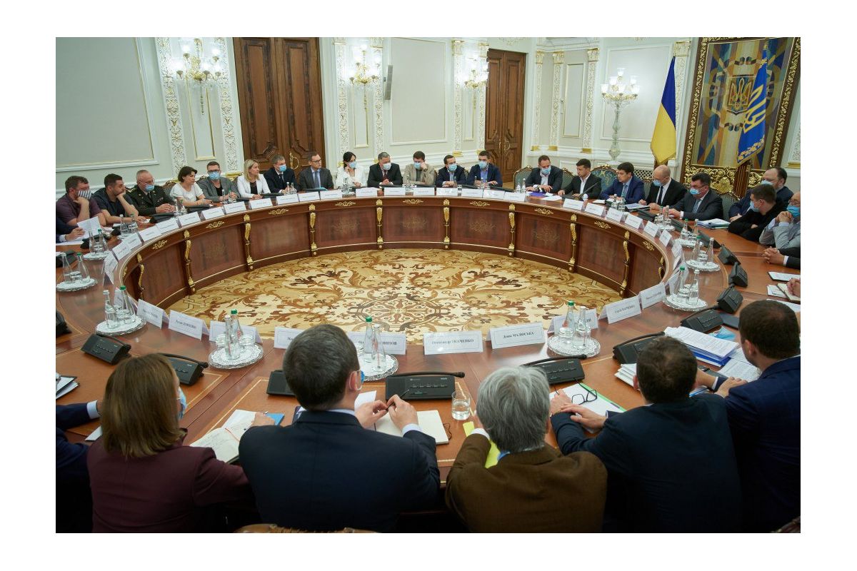 Кабмін вирішив не змінювати ціни на електроенергію для українців до 30 квітня цього року, – прем'єр Шмигаль Кабмін вирішив не змінювати ціни на електроенергію для українців до 30 квітня цього року, – прем'єр Шмигаль