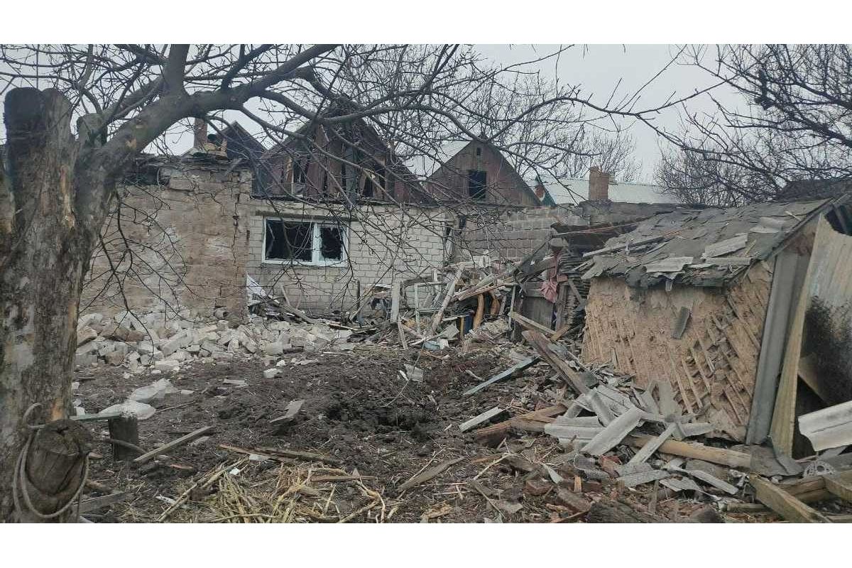 Тривають обстріли - у селах під ворожим вогнем гинуть літні люди Тривають обстріли - у селах під ворожим вогнем гинуть літні люди