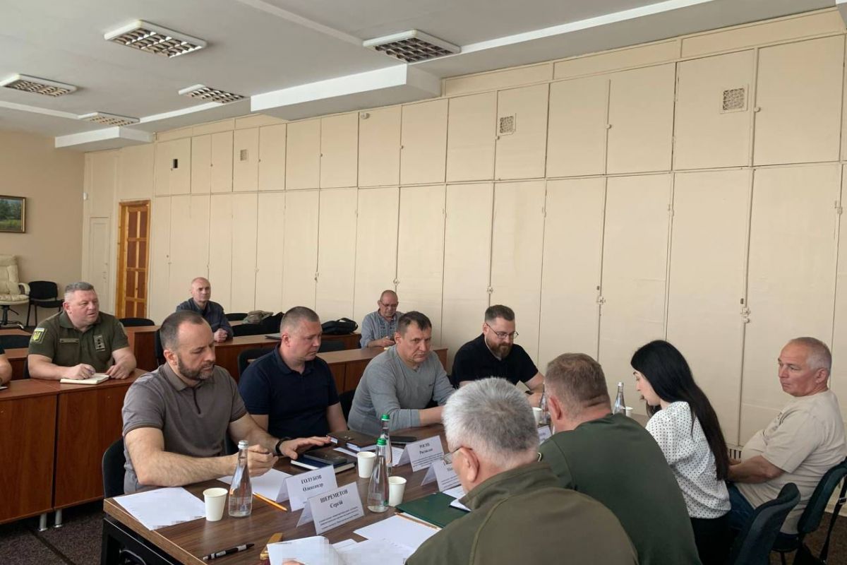 Прокурори Донеччини обговорили з ДніпроНДІСЕ особливості міжвідомчої співпраці щодо проведення військових експертиз Прокурори Донеччини обговорили з ДніпроНДІСЕ особливості міжвідомчої співпраці щодо проведення військових експертиз