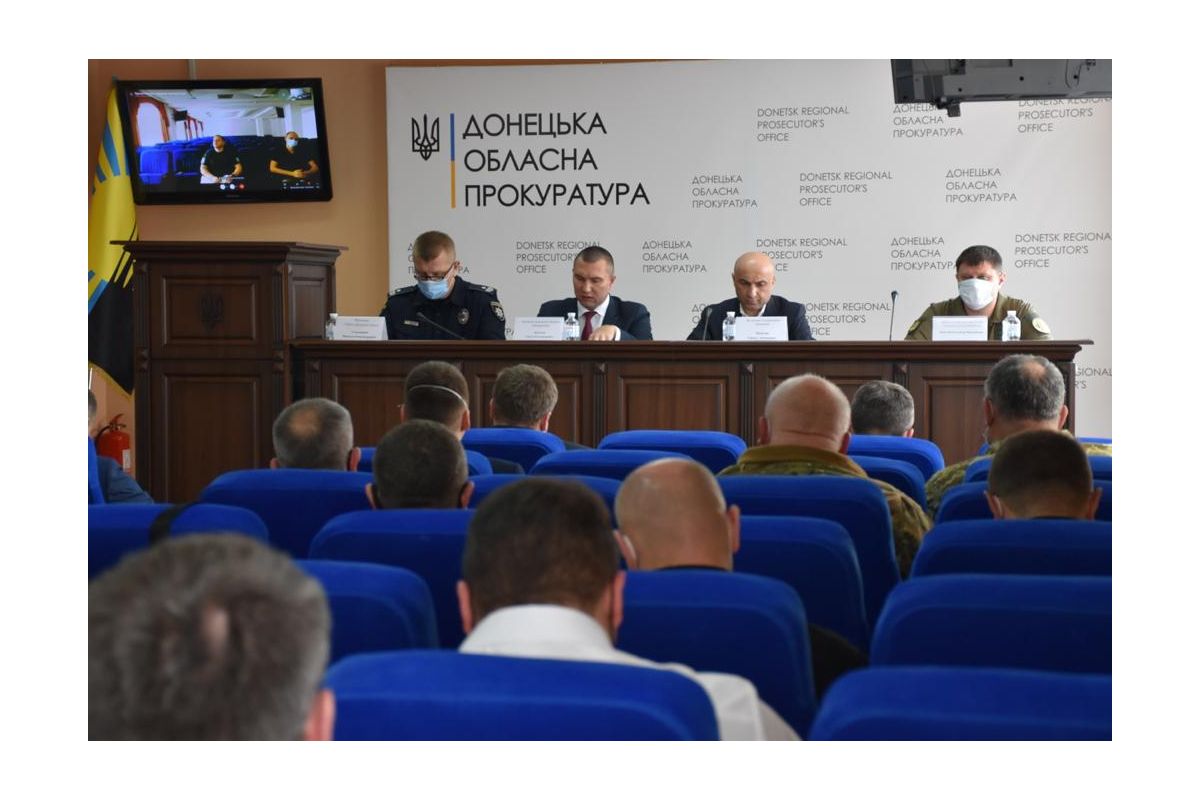 Заступник Генпрокурора Гюндуз Мамедов провів нараду щодо протидії незаконному переміщенню підакцизних товарів з тимчасово окупованих територій (ФОТО) Заступник Генпрокурора Гюндуз Мамедов провів нараду щодо протидії незаконному переміщенню підакцизних товарів з тимчасово окупованих територій (ФОТО)