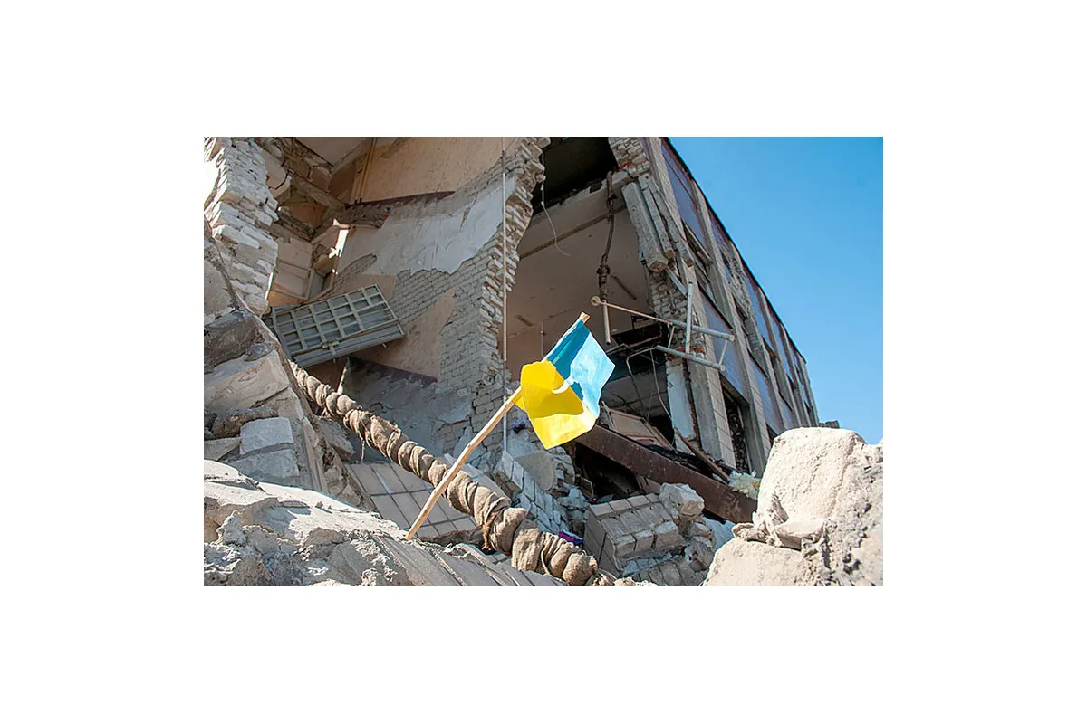 Ворог нищить українську символіку та обстрілює міста. Як минула ніч у найгарячіших точках України Ворог нищить українську символіку та обстрілює міста. Як минула ніч у найгарячіших точках України