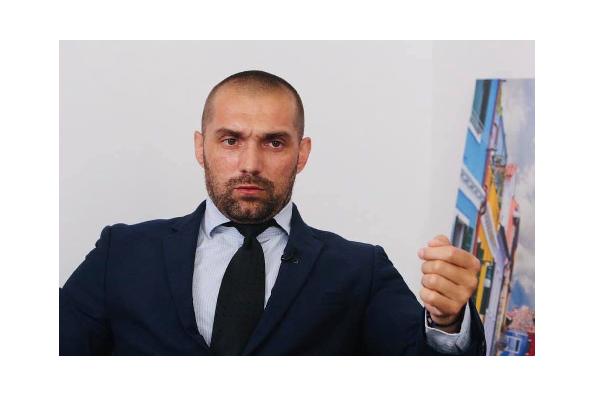 Пішов у відставку слідчий ДБР Пішов у відставку слідчий ДБР
