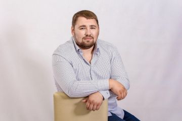 Чоловік одіозної схематозниці із ДПС Ірини Долозіної - Володимир Бандура також рветься грабувати Україну?! Його ціль – знущання над народом Святогірської ОТГ Чоловік одіозної схематозниці із ДПС Ірини Долозіної - Володимир Бандура також рветься грабувати Україну?! Його ціль – знущання над народом Святогірської ОТГ