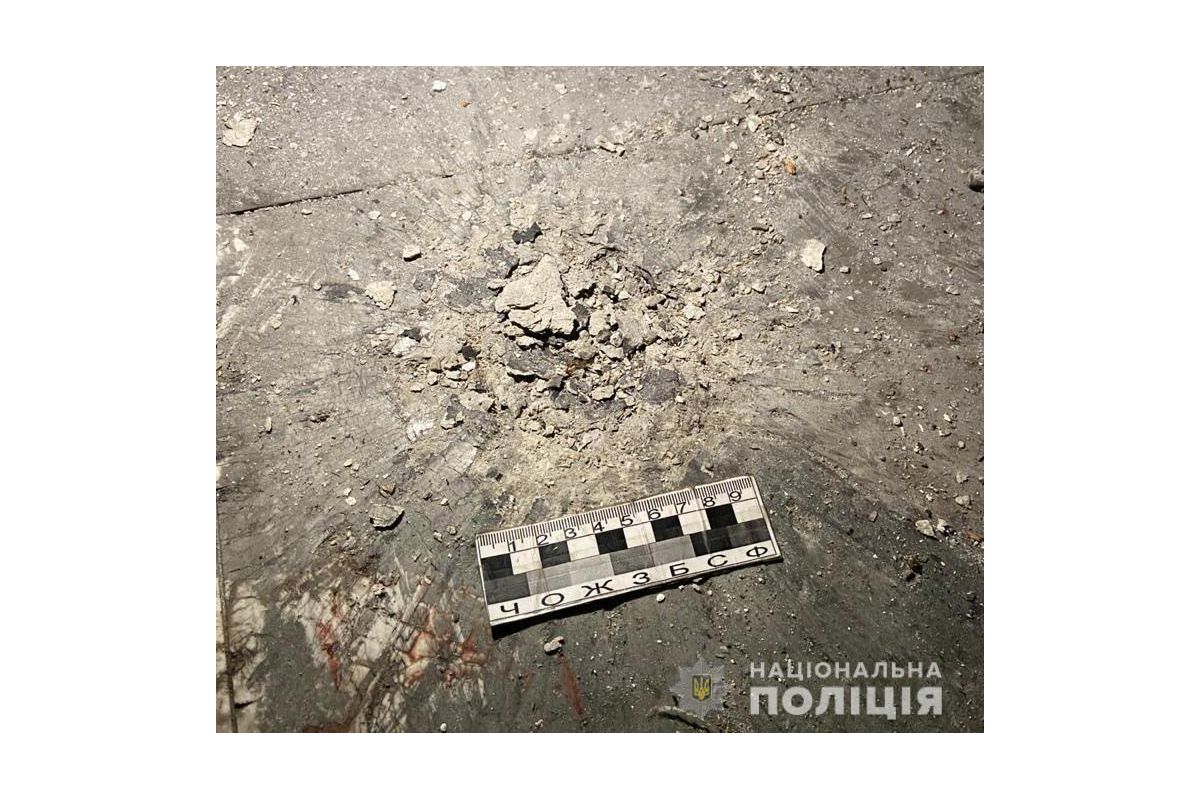 Поліція затримала мешканця Кривого Рогу, який кинув гранату в людей Поліція затримала мешканця Кривого Рогу, який кинув гранату в людей