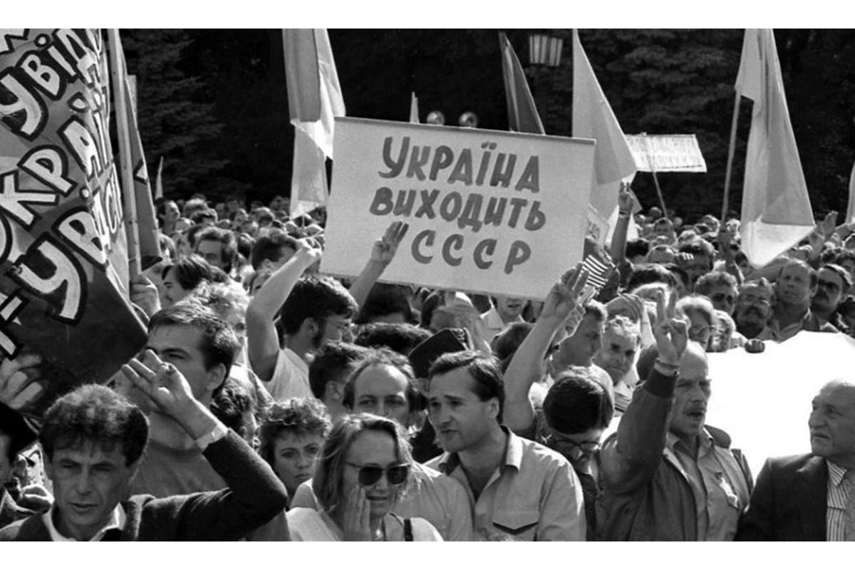 Історичні кадри з дня оголошення Незалежності 31 рік тому Історичні кадри з дня оголошення Незалежності 31 рік тому