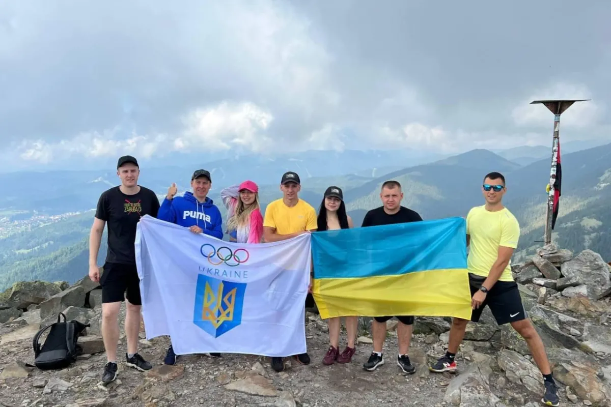 Всеукраїнський проект НОК України #DolikeOlympians на вершині гори Хом'я́к.