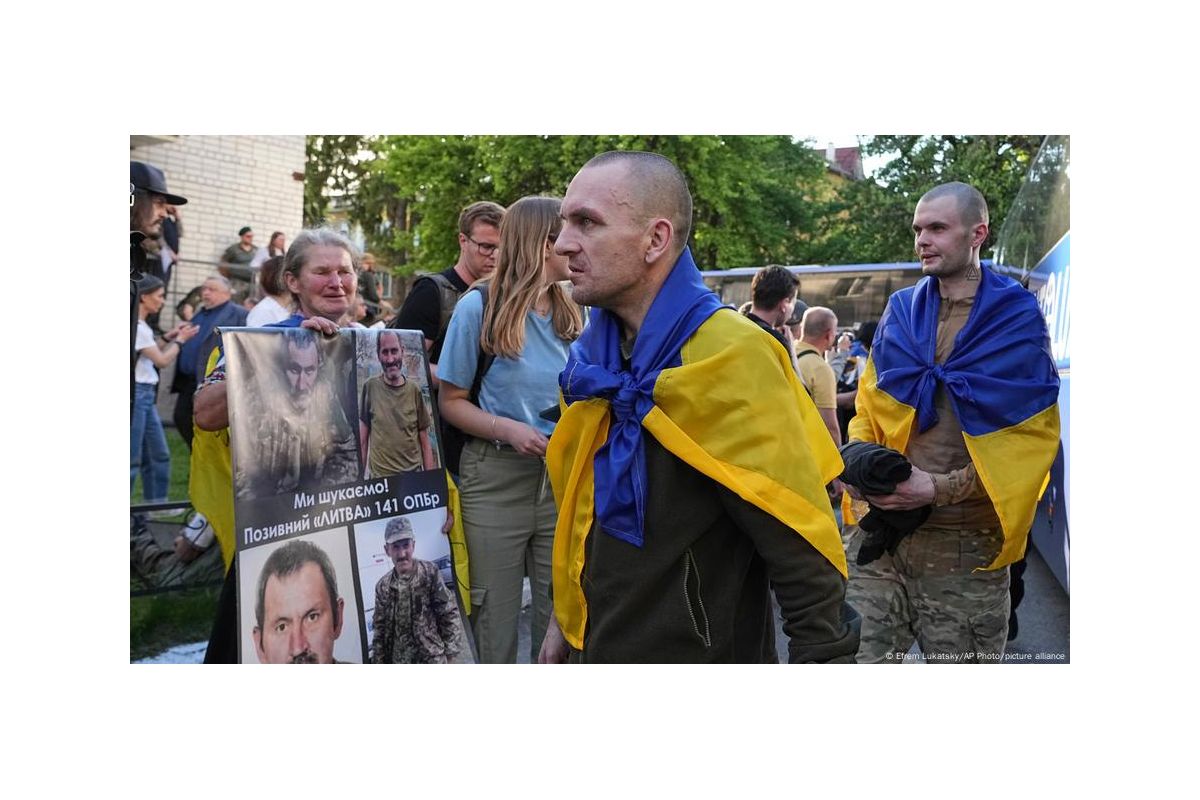 Обмін полоненими: Україна повернула військових та цивільних Обмін полоненими: Україна повернула військових та цивільних