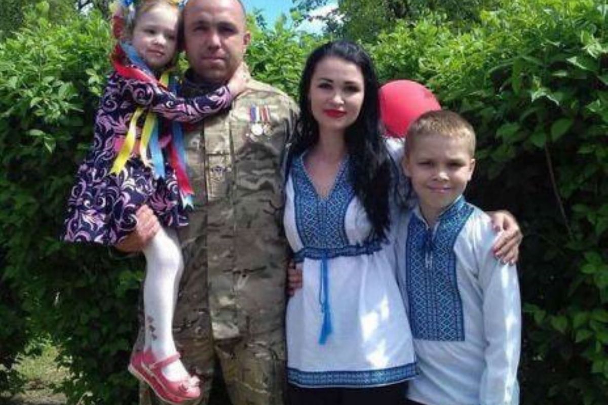 Володимир Зеленський присвоїв звання «Герой України» загиблому військовому Сергію Сові Володимир Зеленський присвоїв звання «Герой України» загиблому військовому Сергію Сові