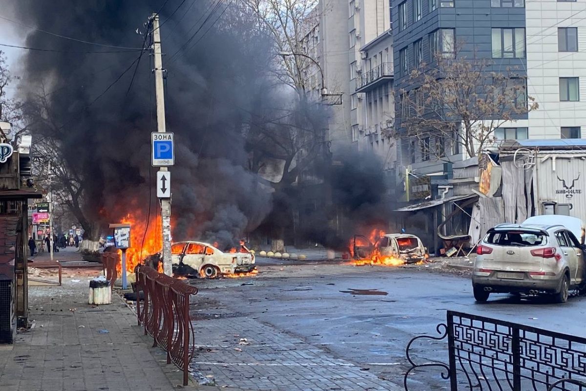 Окупанти завдали удару по центру Херсону Окупанти завдали удару по центру Херсону