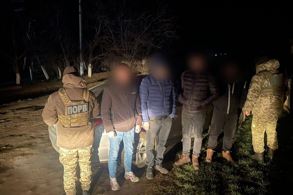 На Одещині прикордонники затримали організатора, який за 6 000$ переправляв призовників за кордон На Одещині прикордонники затримали організатора, який за 6 000$ переправляв призовників за кордон