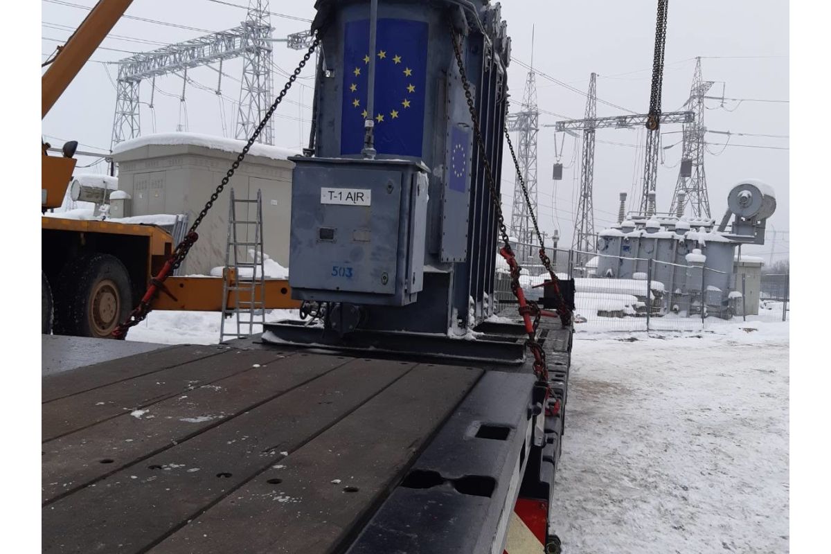 Країни ЄС передали Україні понад тисячу генераторів, - повідомив єврокомісар з питань кризового врегулювання Янез Ленарчич Країни ЄС передали Україні понад тисячу генераторів, - повідомив єврокомісар з питань кризового врегулювання Янез Ленарчич