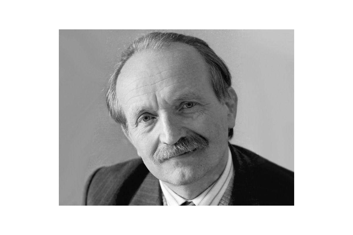 Сьогодні Герою України виповнилося б 85 років. Віддаємо шану світлій людині, визначальній постаті в нашій історії Сьогодні Герою України виповнилося б 85 років. Віддаємо шану світлій людині, визначальній постаті в нашій історії