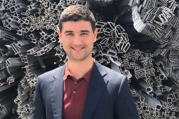 Как мелкий аферист Сергей Коробка превратился в депутата Сергея Шапрана  Как мелкий аферист Сергей Коробка превратился в депутата Сергея Шапрана