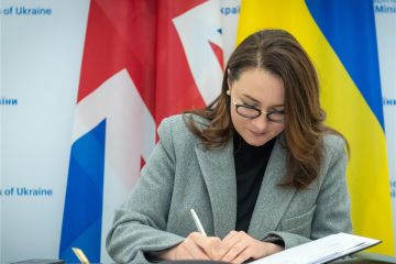 Україна та Велика Британія підписали Меморандум Україна та Велика Британія підписали Меморандум