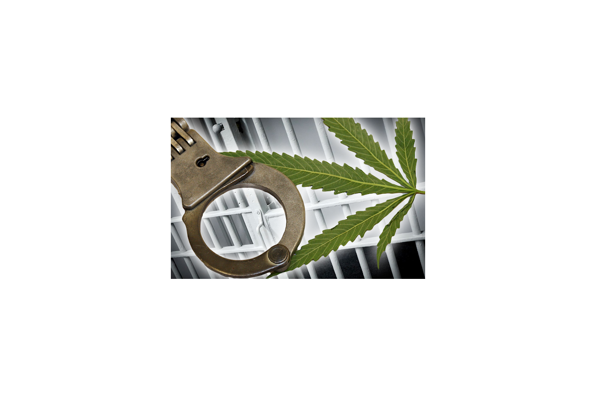 Працівник колонії постане перед судом за зберігання наркотиків Працівник колонії постане перед судом за зберігання наркотиків