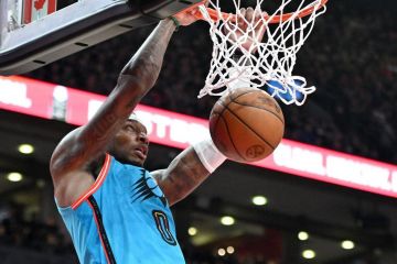 Заблокований кидок і зворотний блокшот за 10 секунд у Фініксі: момент дня в НБА Заблокований кидок і зворотний блокшот за 10 секунд у Фініксі: момент дня в НБА