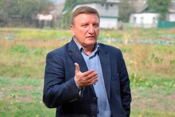 Новий голова прифронтового району Чернігівщини Сергій Сергієнко: бізнес із білорусами, політична проституція та обцінена лексика на адресу пенсіонерів Новий голова прифронтового району Чернігівщини Сергій Сергієнко: бізнес із білорусами, політична проституція та обцінена лексика на адресу пенсіонерів
