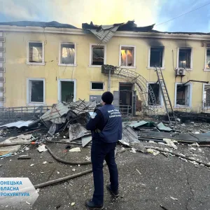 ​Одна поранена під час нічної атаки на Костянтинівку – прокурори фіксують наслідки чергового нападу ворога