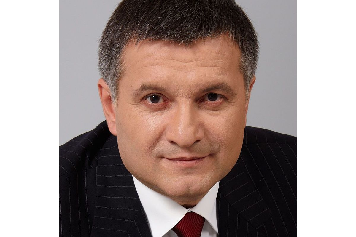 Аваков запевняє, що надзвичайний стан вводити в Україні не потрібно Аваков запевняє, що надзвичайний стан вводити в Україні не потрібно