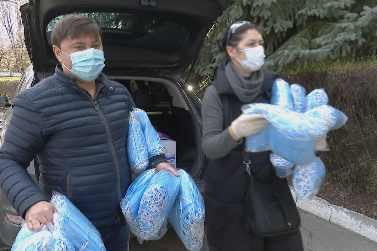 2 тисячі масок та 5 тисяч рукавичок: благодійники допомогли обласному геріатричному пансіонату