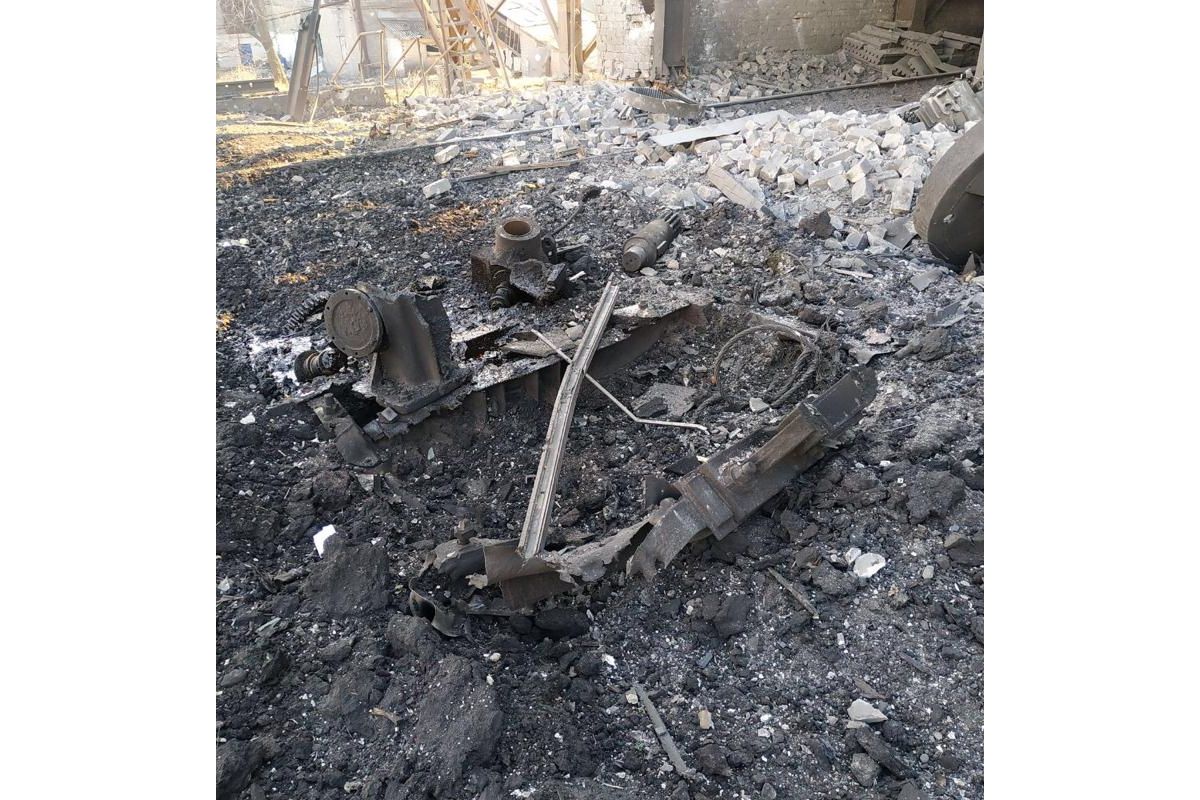Ракета влучила у цех – на Донеччині розслідують наслідки чергових ворожих атак Ракета влучила у цех – на Донеччині розслідують наслідки чергових ворожих атак