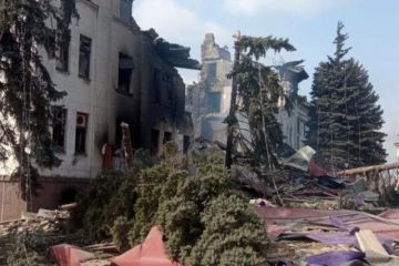 Збройні сили рф піддали бомбардуванню житлові квартали Маріуполя Збройні сили рф піддали бомбардуванню житлові квартали Маріуполя