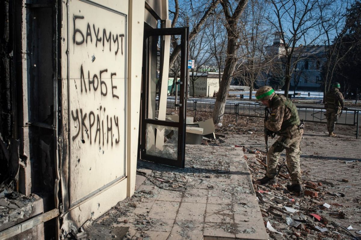 Штурм російськими військами міста Бахмут на Донбасі значною мірою зупинився – розвідка Британії Штурм російськими військами міста Бахмут на Донбасі значною мірою зупинився – розвідка Британії