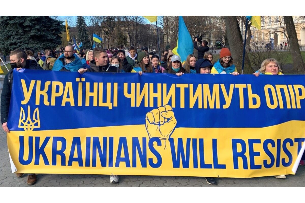 Російське вторгнення в Україну : Українці на окупованих територіях відмовляються від ворожої «допомоги» та дивують окупантів самоорганізацією Російське вторгнення в Україну : Українці на окупованих територіях відмовляються від ворожої «допомоги» та дивують окупантів самоорганізацією