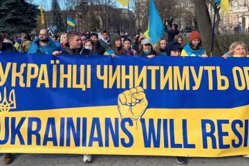 Російське вторгнення в Україну : Українці на окупованих територіях відмовляються від ворожої «допомоги» та дивують окупантів самоорганізацією Російське вторгнення в Україну : Українці на окупованих територіях відмовляються від ворожої «допомоги» та дивують окупантів самоорганізацією