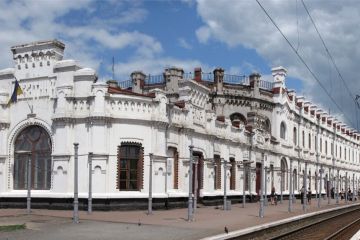 Російське вторгнення в Україну : П’ятеро людей загинули та ще 18 отримали порання у результаті російських ракетних ударів Російське вторгнення в Україну : П’ятеро людей загинули та ще 18 отримали порання у результаті російських ракетних ударів