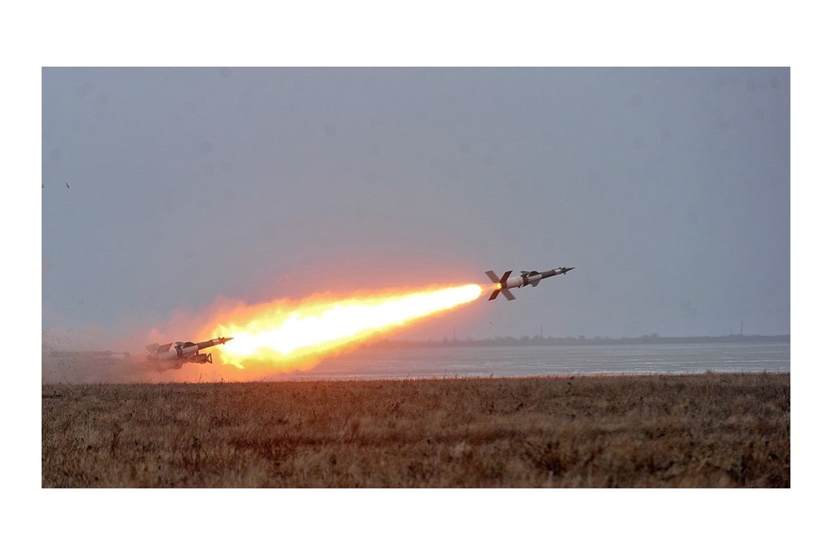 Російське вторгнення в Україну : Ще дві крилаті ракети загрожували ядерній безпеці України та світу Російське вторгнення в Україну : Ще дві крилаті ракети загрожували ядерній безпеці України та світу