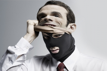 На Одещині група шахраїв привласнила нерухоме майно на ₴10 мільйонів На Одещині група шахраїв привласнила нерухоме майно на ₴10 мільйонів