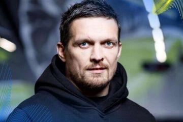 Усик: "Чи волонтер я? У мене є фонд, який допомагає ЗСУ та людям" Усик: "Чи волонтер я? У мене є фонд, який допомагає ЗСУ та людям"