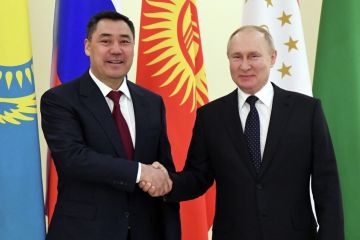 До путіна на "парад перемоги" приїде тільки один президент До путіна на "парад перемоги" приїде тільки один президент