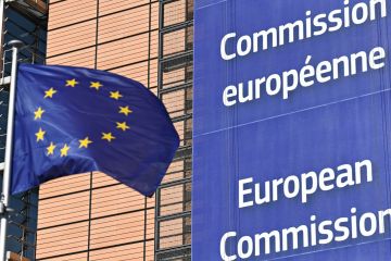 Bloomberg: Макрон шукає заміну Урсулі фон дер Ляєн на чолі Єврокомісії. Bloomberg: Макрон шукає заміну Урсулі фон дер Ляєн на чолі Єврокомісії.