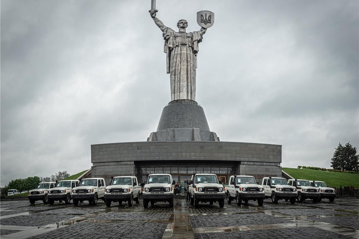 Центр розмінування ДССТ отримав 10 позашляховиків. Сапери використовуватимуть їх для виїзду на завдання