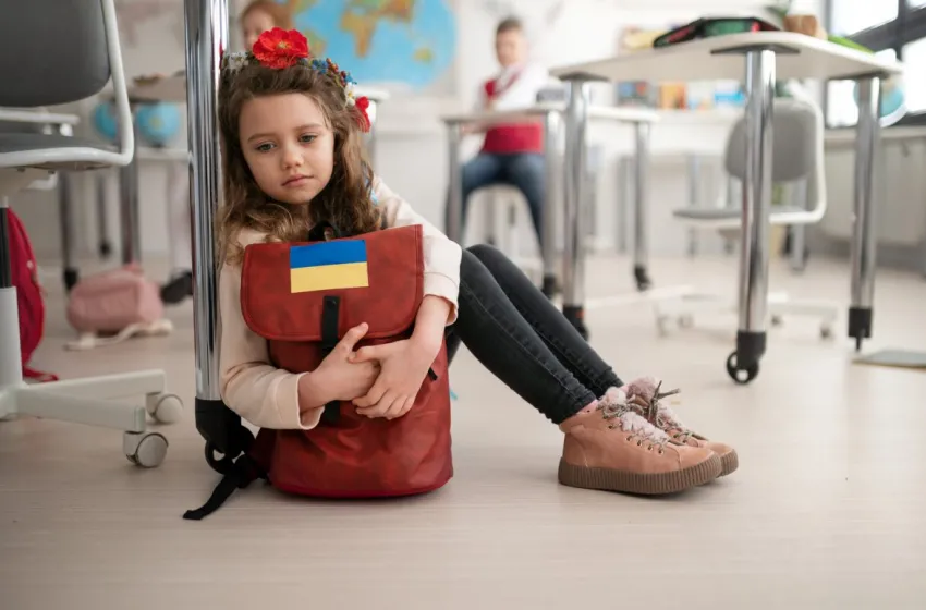МОН планує підтримувати зв'язок українських дітей за кордоном з Україною