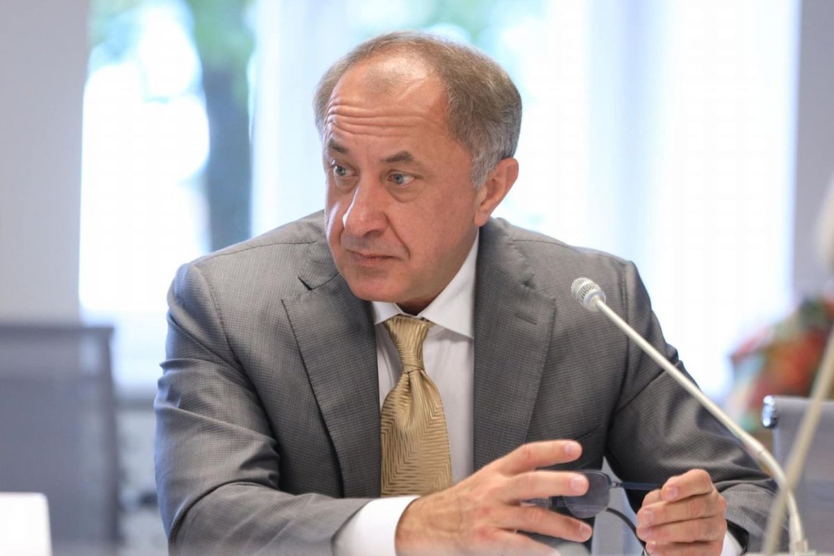 За перших місяців 2024 року (станом на 19 квітня) гривня втратила 4,3% вартості по відношенню до долара За перших місяців 2024 року (станом на 19 квітня) гривня втратила 4,3% вартості по відношенню до долара
