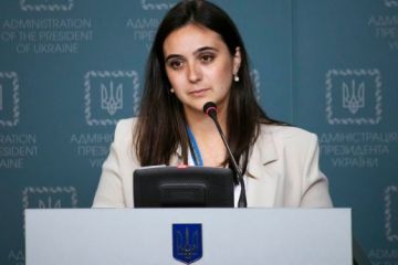 Журналісти вимагають звільнити прессекретарку президента Зеленського Журналісти вимагають звільнити прессекретарку президента Зеленського