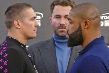 Усик чекає на дебютний бій у важкій вазі, а Спонга можуть посадити Усик чекає на дебютний бій у важкій вазі, а Спонга можуть посадити