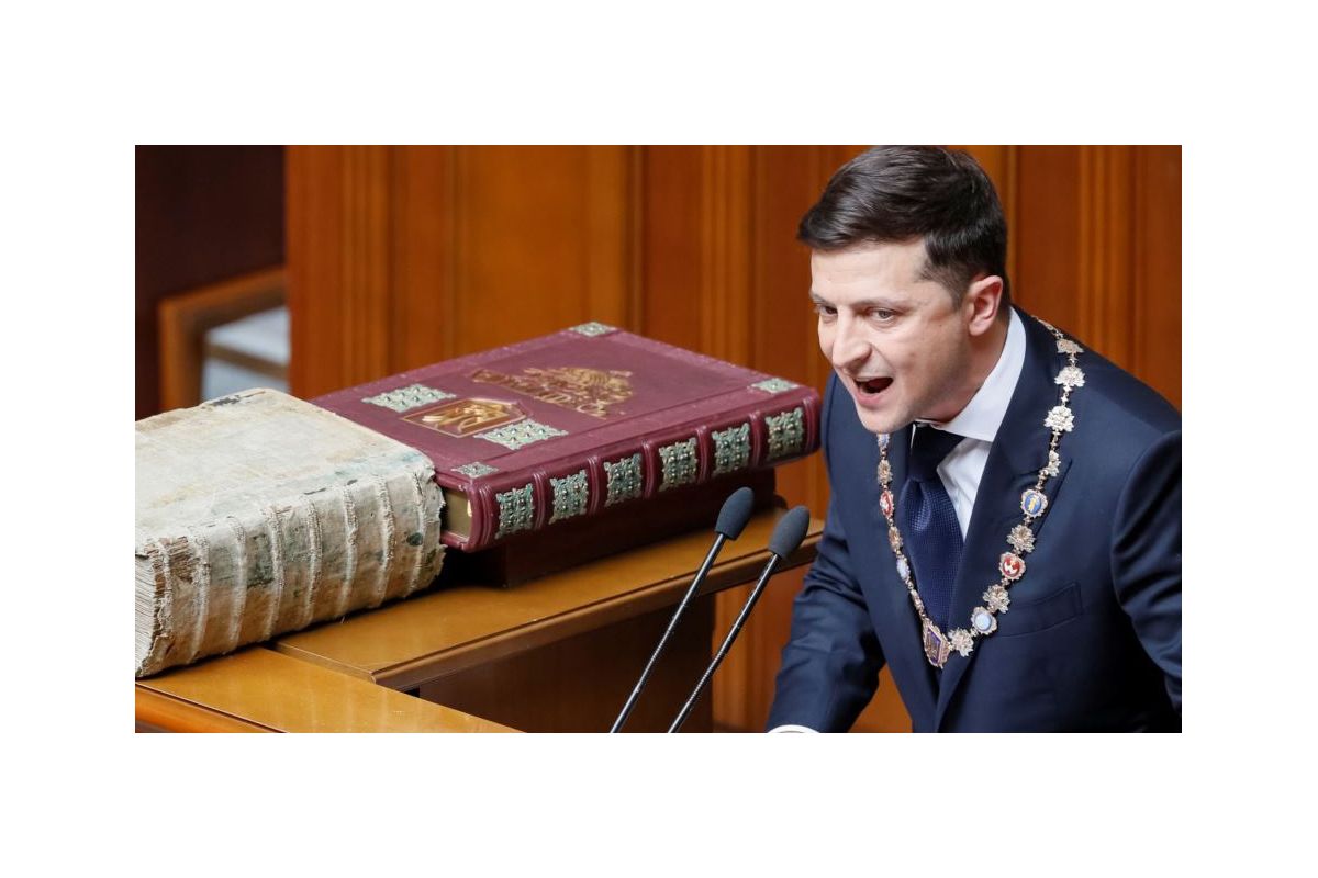 Зеленський закликав народних депутатів не піаритись на трибуні ВР України Зеленський закликав народних депутатів не піаритись на трибуні ВР України