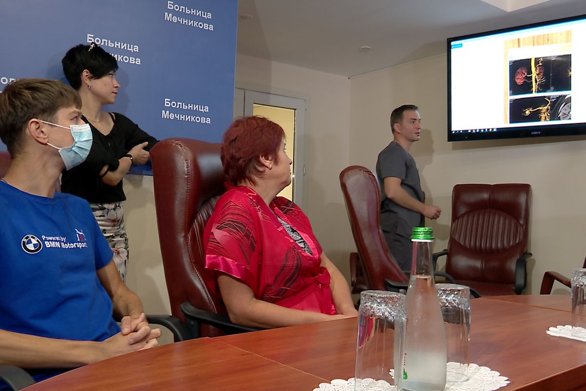 Одна нирка врятувала два життя: у лікарні Мечникова провели унікальну операцію Одна нирка врятувала два життя: у лікарні Мечникова провели унікальну операцію