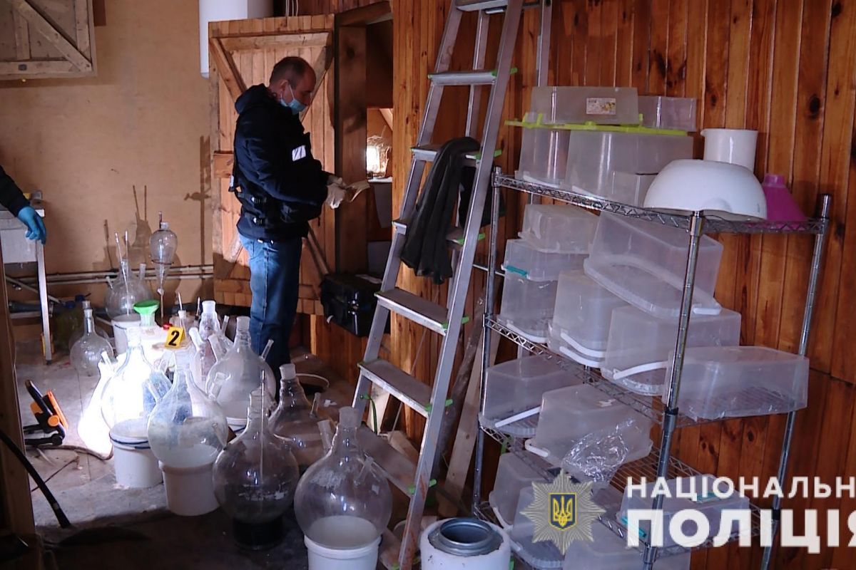 Нацполіція вилучила рекордну партію метадону за всю історію незалежної України Нацполіція вилучила рекордну партію метадону за всю історію незалежної України
