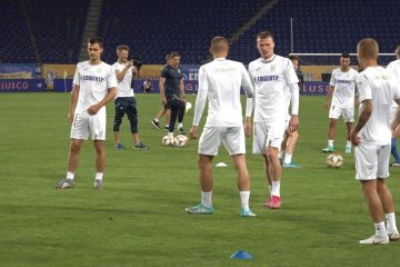 Футбольна збірна України провела відкрите тренування у Дніпрі Футбольна збірна України провела відкрите тренування у Дніпрі