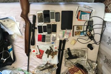 У Нікополю поліцеські затримали сімох наркоділків У Нікополю поліцеські затримали сімох наркоділків