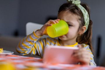 Чим небезпечна їжа під мультики Чим небезпечна їжа під мультики
