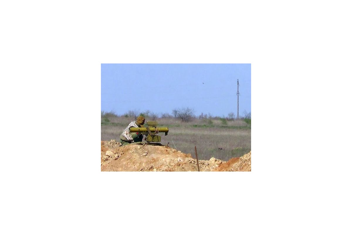 Українські військові знищили з ПТРК транспортний засіб бойовиків на Донбасі Українські військові знищили з ПТРК транспортний засіб бойовиків на Донбасі